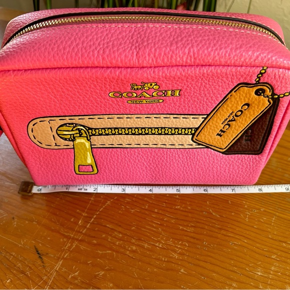 Coach cosmetic bag - Picture 2 of 4